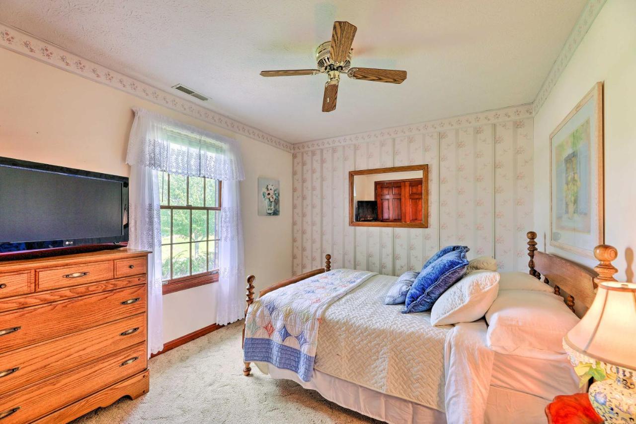 Villa Charming Williamstown Retreat With Private Yard Exterior foto